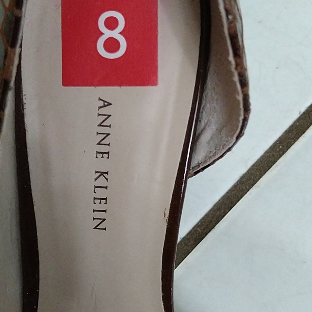 Heels - Picture 5 of 5